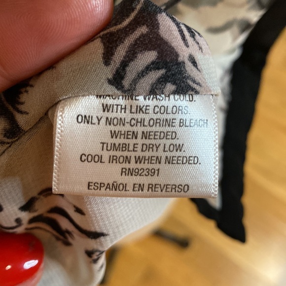 Bar III Size M Blouse in White and Black Floral Print Lace Backless Hi-Lo Blouse - Picture 9 of 9